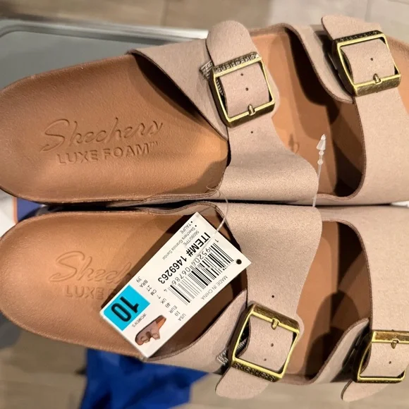 ‼️Skechers Double-Buckle‼️NEW Sandals in Tan with Gold Buckles - Picture 2 of 6